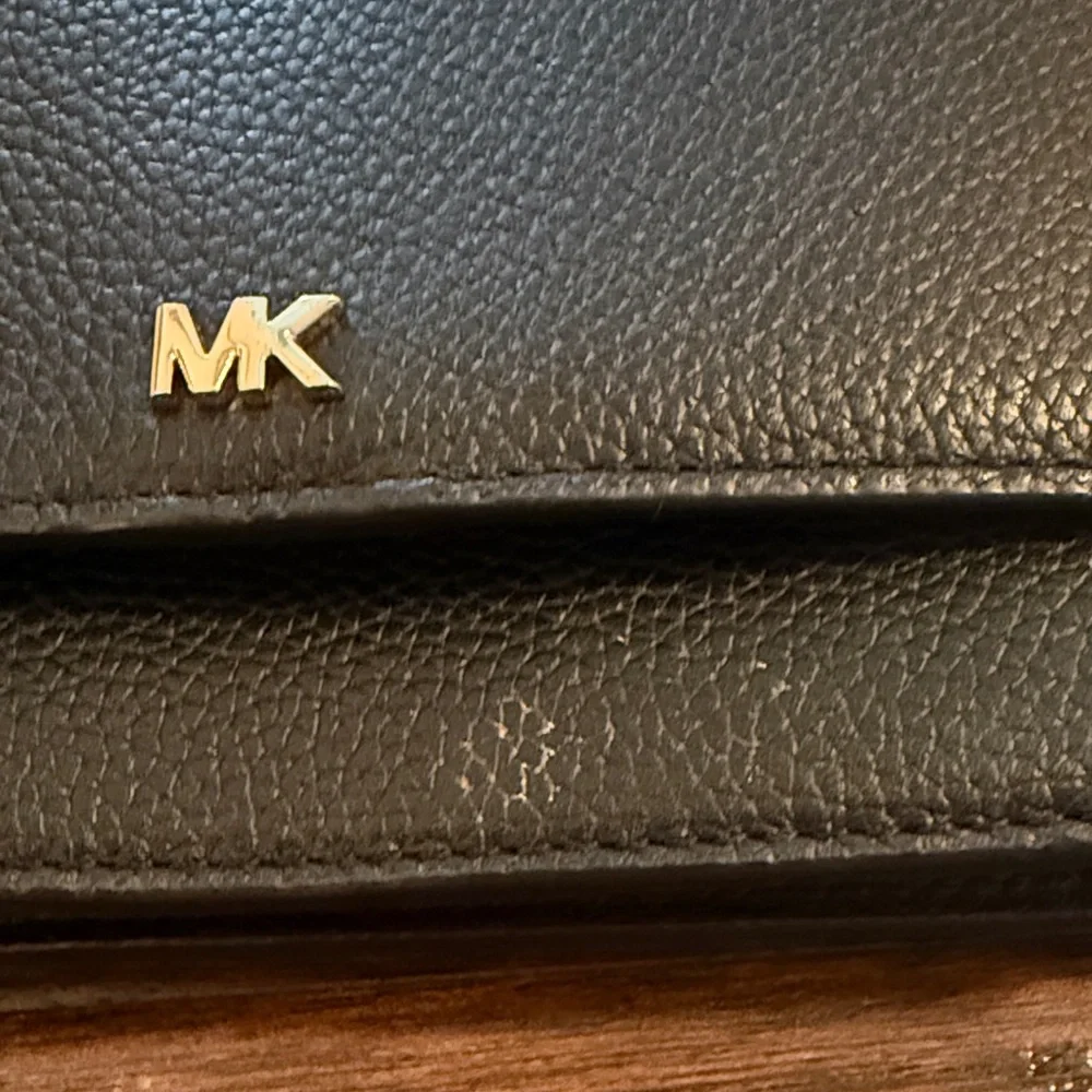 Michael Kors Elegant Black Crossbody Bag